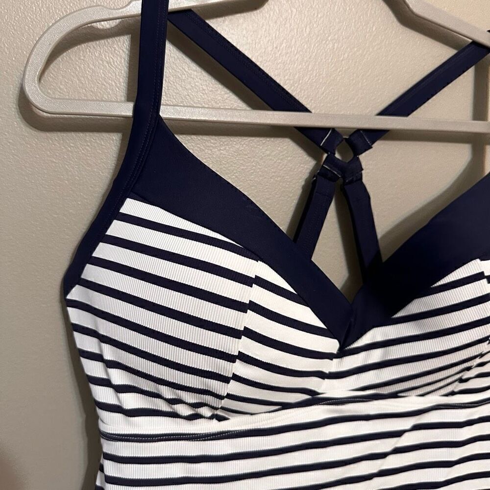Lolë Caribbean Tankini Top size large - Picture 4 of 6